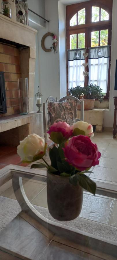 Les Demeures De La Laigne Bed & Breakfast *