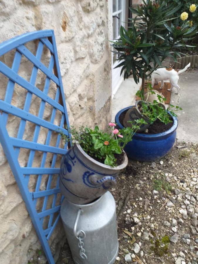Les Demeures De La Laigne Bed & Breakfast *