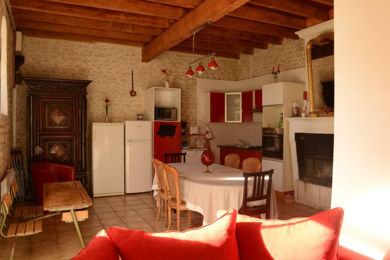 Les Demeures De La Laigne Bed & Breakfast Allas-Bocage
