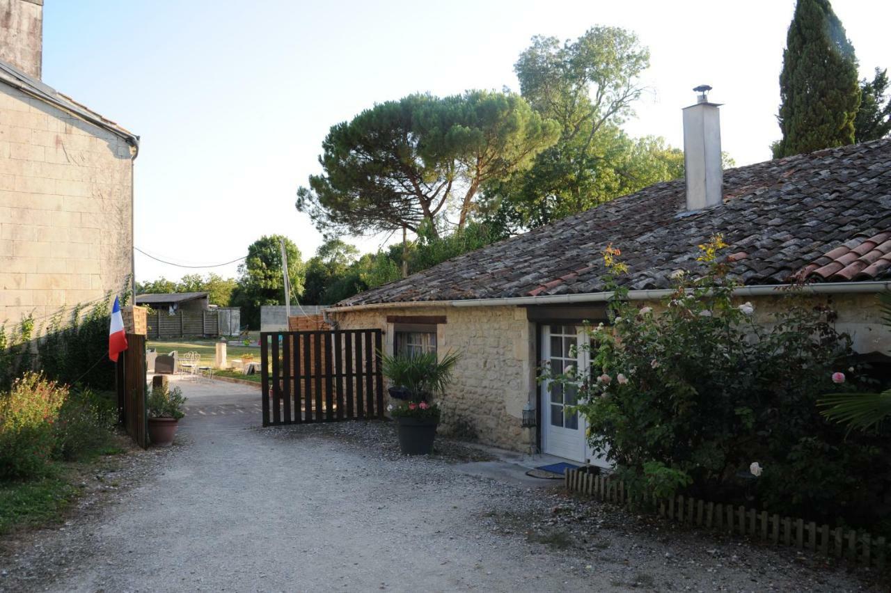 Les Demeures De La Laigne Bed & Breakfast Allas-Bocage