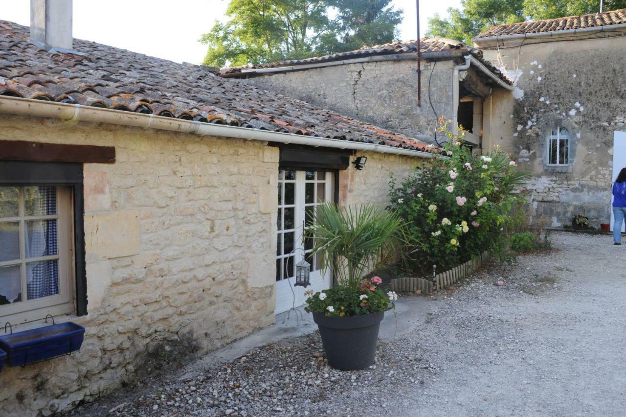 Les Demeures De La Laigne Bed & Breakfast *